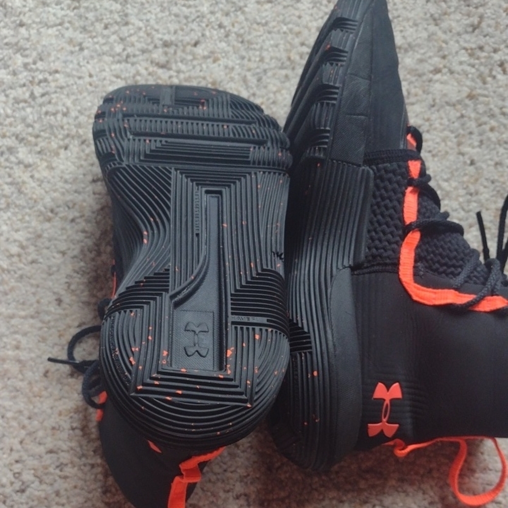 Under Armour Black and Orange Sneakers - Picture 5 of 7